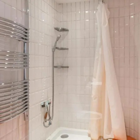 Harmonious 100 M With Garden Near The Park! Paris